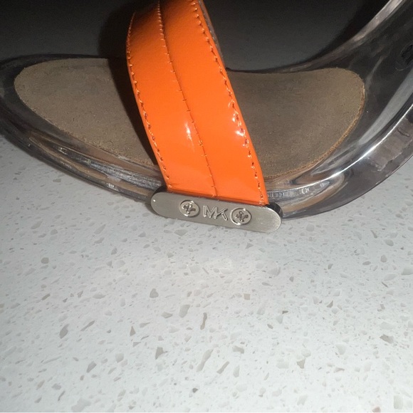 Michael Kors Lani Darrien Leather T-strap open toe heels Sandals Size 8.5 - Picture 7 of 8
